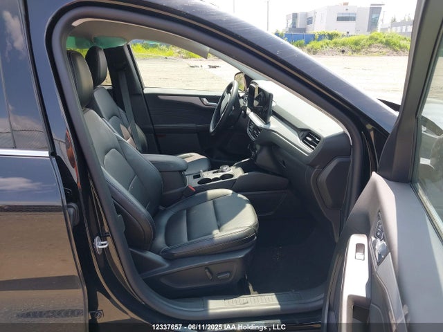 1FMCU9JA0SUA90206 Ford Escape Platinum