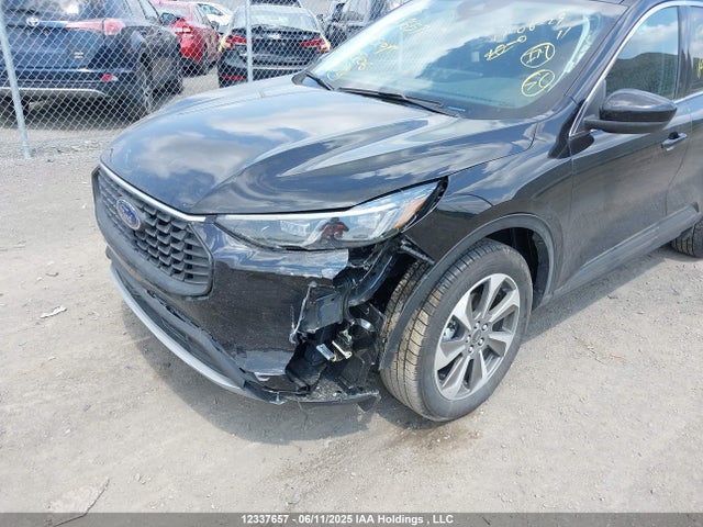 1FMCU9JA0SUA90206 Ford Escape Platinum