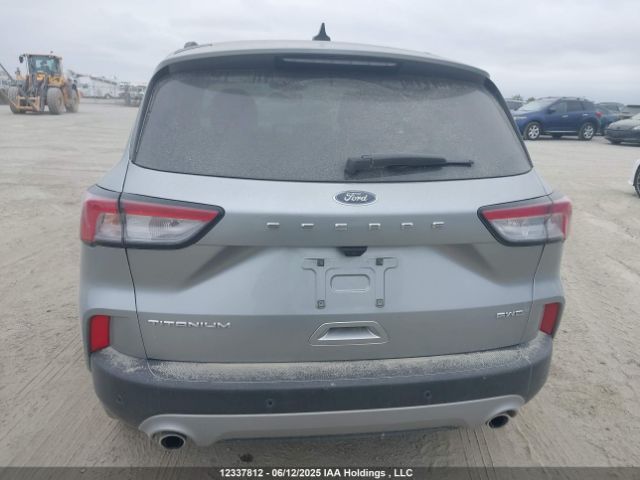 1FMCU9J95NUA55218 Ford Escape Titanium
