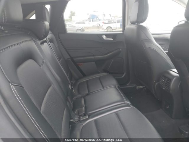 1FMCU9J95NUA55218 Ford Escape Titanium