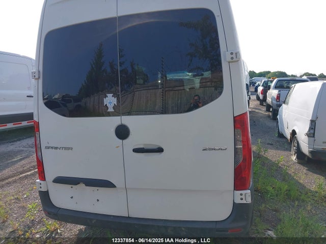 WD4BF0CD7KP036967 Mercedes-Benz om 642 with brake assist