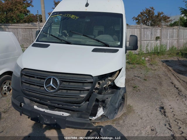WD4BF0CD7KP036967 Mercedes-Benz om 642 with brake assist