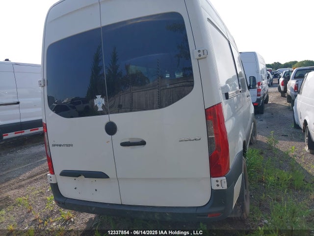 WD4BF0CD7KP036967 Mercedes-Benz om 642 with brake assist