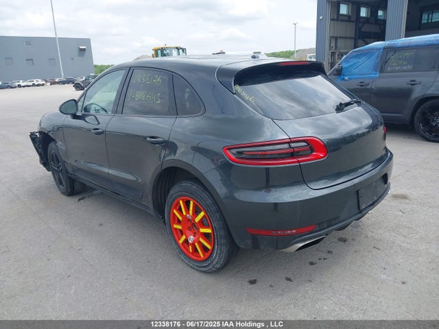 Porsche Macan 2017 WP1AA2A52HLB02643 Image 3
