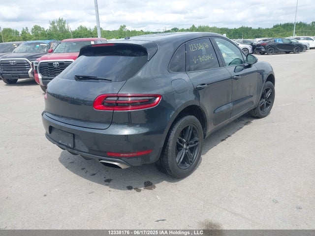 Porsche Macan 2017 WP1AA2A52HLB02643 Image 4