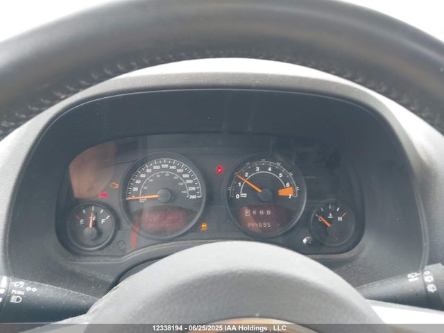1C4NJPAAXGD582730 Jeep 2016