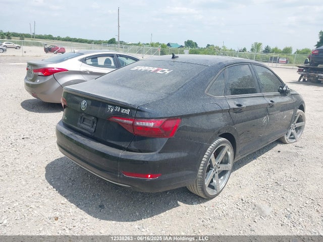3VWE57BU1MM023349 Volkswagen tsi