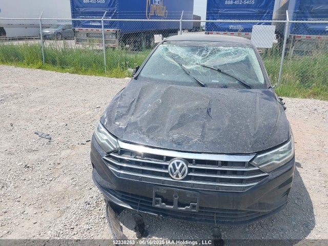 3VWE57BU1MM023349 Volkswagen tsi
