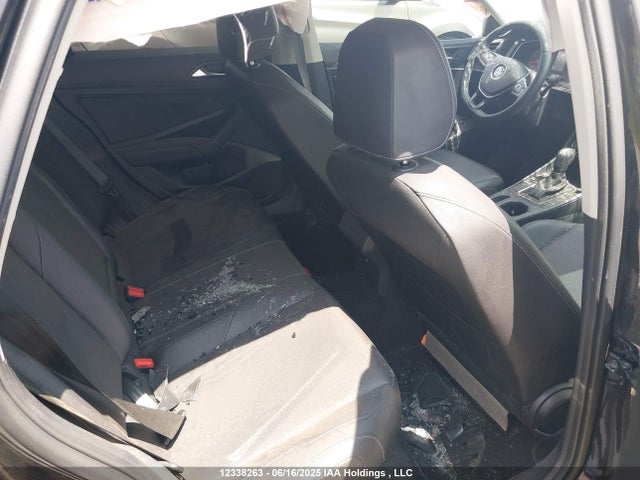 3VWE57BU1MM023349 Volkswagen tsi