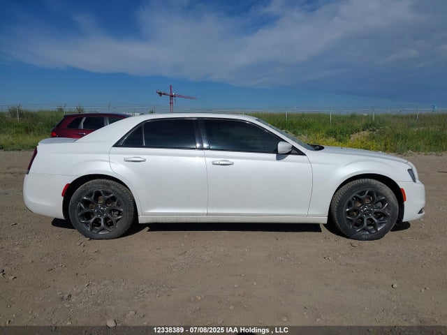 Chrysler 300 2015 2C3CCAGG2FH854056 Image 13