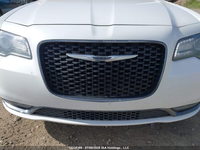 Chrysler 300 2015 2C3CCAGG2FH854056 Image 18