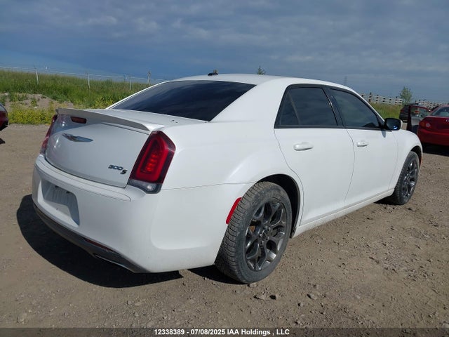 Chrysler 300 2015 2C3CCAGG2FH854056 Image 4
