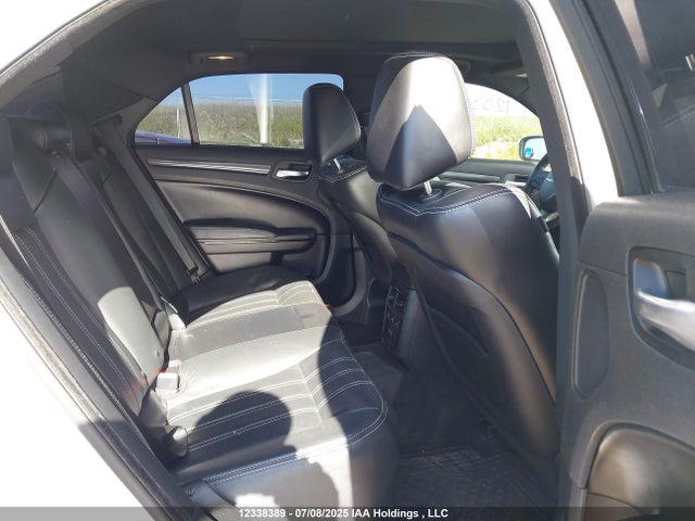 Chrysler 300 2015 2C3CCAGG2FH854056 Image 8