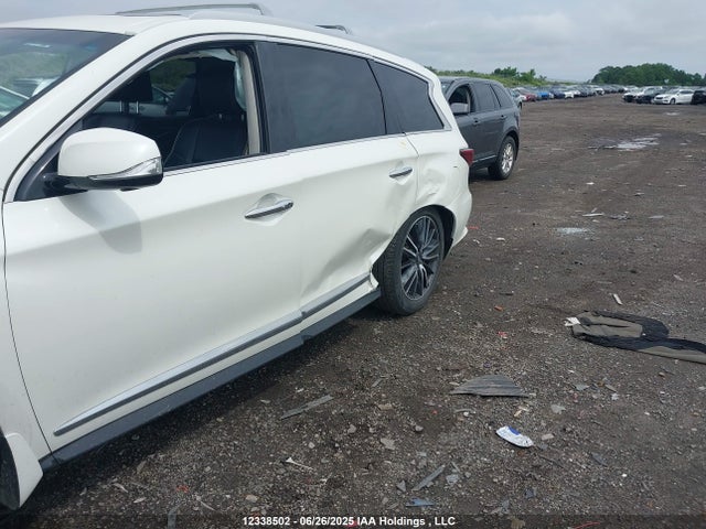 5N1AL0MM5GC514813 Infiniti 2016