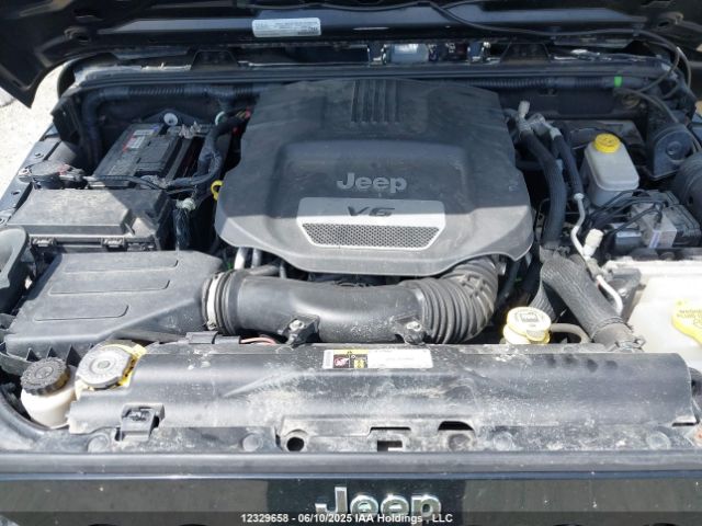 1C4BJWDG2FL698988 Jeep Wrangler Unlimited Sport