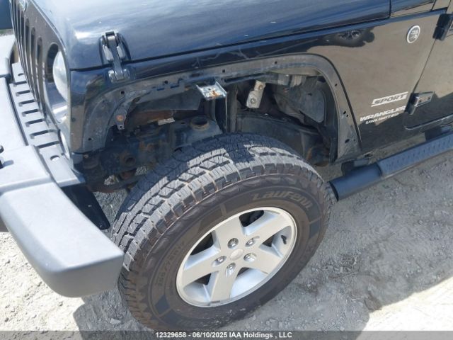 1C4BJWDG2FL698988 Jeep Wrangler Unlimited Sport