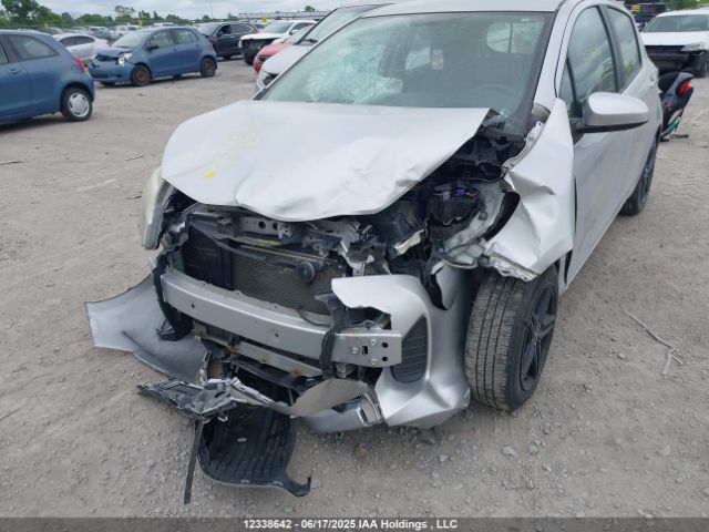 VNKKTUD32FA039677 Toyota 1nz-fe