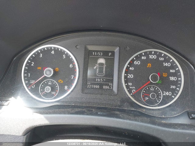 WVGJV3AX7EW580821 Volkswagen 2014