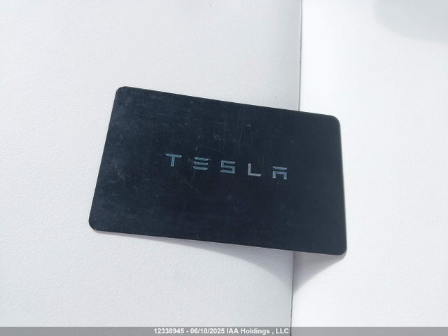 5YJ3E1EA0PF571683 Tesla MODEL 3