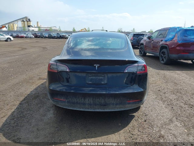 5YJ3E1EA0PF571683 Tesla MODEL 3