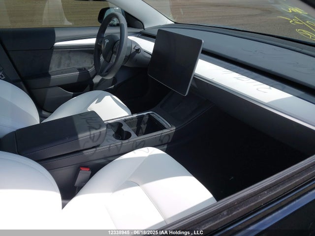 5YJ3E1EA0PF571683 Tesla MODEL 3