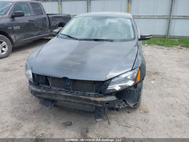 1VWAN7A32EC001581 Volkswagen Passat