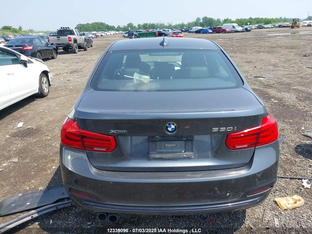 BMW 2018 2018 WBA8D9C53JA013899 Image 16