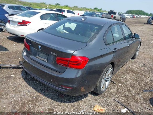 BMW 2018 2018 WBA8D9C53JA013899 Image 4