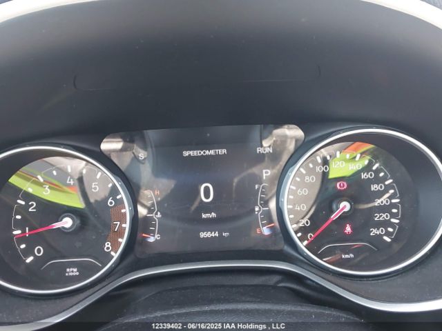 3C4NJDCB9JT402241 Jeep Compass