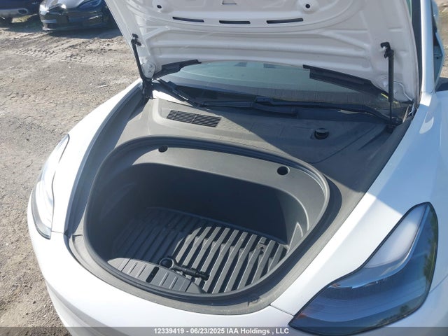 5YJ3E1EA3MF920735 Tesla 2021