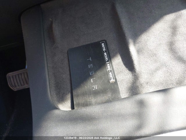 5YJ3E1EA3MF920735 Tesla 2021