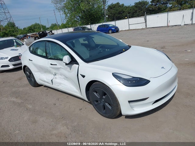 5YJ3E1EA3MF920735 Tesla 2021