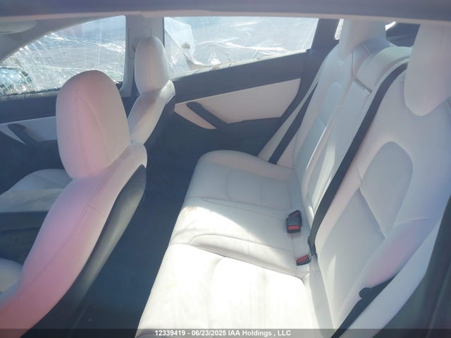 5YJ3E1EA3MF920735 Tesla 2021