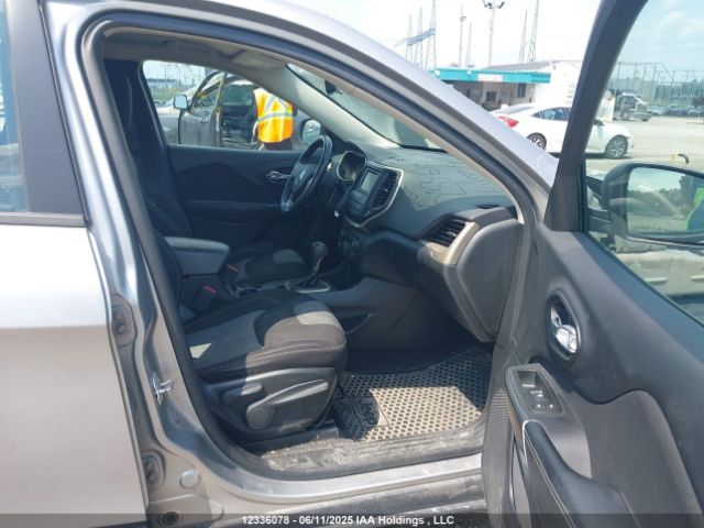 1C4PJLAB6GW355713 Jeep Cherokee Sport