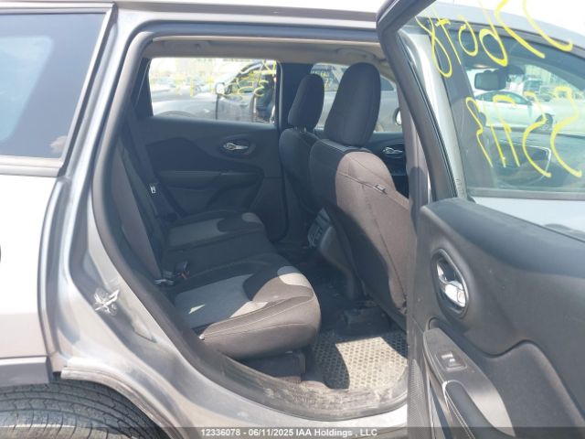 1C4PJLAB6GW355713 Jeep Cherokee Sport