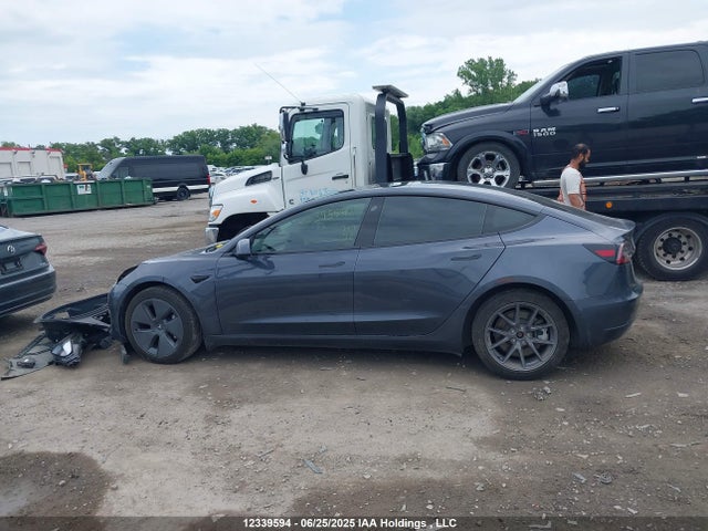 5YJ3E1EB9NF320103 Tesla MODEL 3