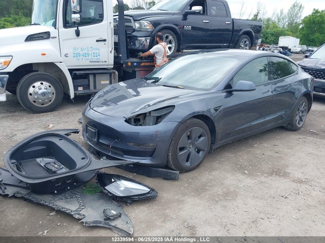 5YJ3E1EB9NF320103 Tesla MODEL 3