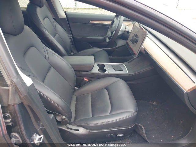 5YJ3E1EB9NF320103 Tesla MODEL 3
