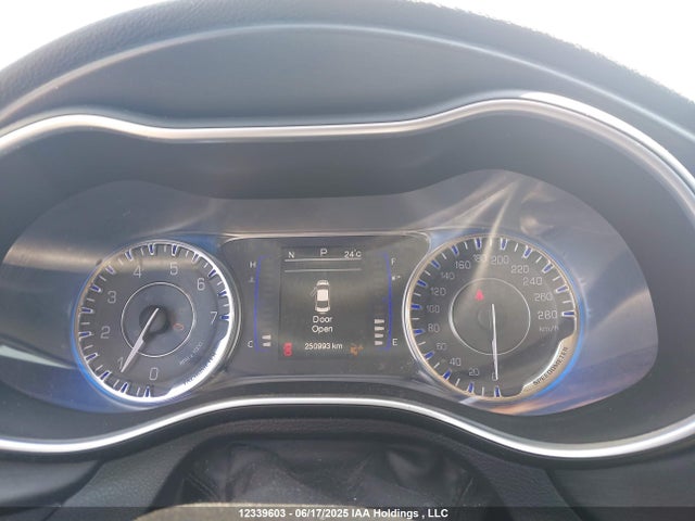 1C3CCCAGXFN740141 Chrysler 200