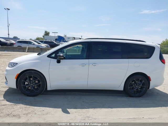 Chrysler 2025 2025 2C4RC1GG0SR570676 Image 13