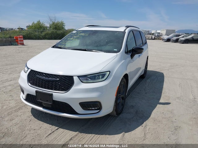 Chrysler 2025 2025 2C4RC1GG0SR570676 Image 2