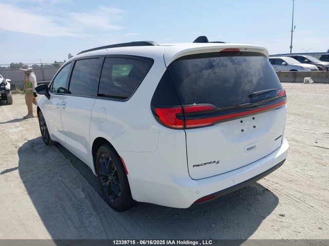 Chrysler 2025 2025 2C4RC1GG0SR570676 Image 3