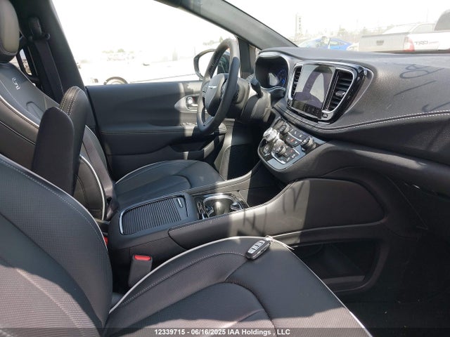 Chrysler 2025 2025 2C4RC1GG0SR570676 Image 5