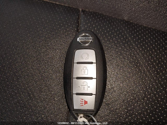 JN1BJ1CR8JW264185 Nissan 2018