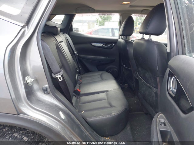 JN1BJ1CR8JW264185 Nissan 2018