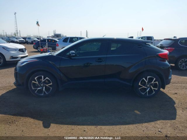 JTNKHMBXXL1077035 Toyota C-HR LE