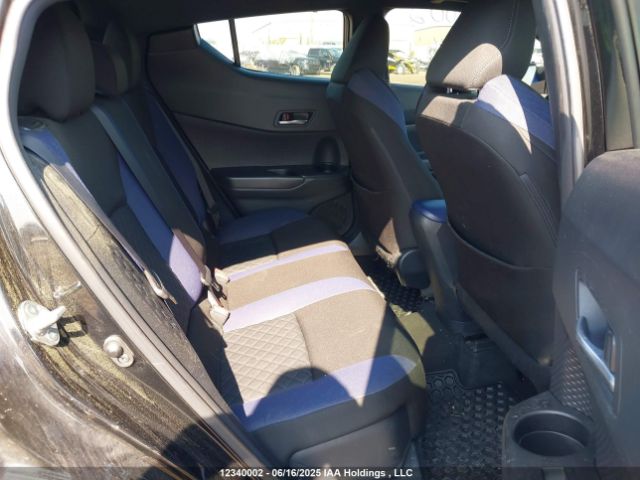 JTNKHMBXXL1077035 Toyota C-HR LE