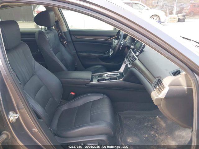 1HGCV2F90JA800505 Honda Accord Touring 2.0t