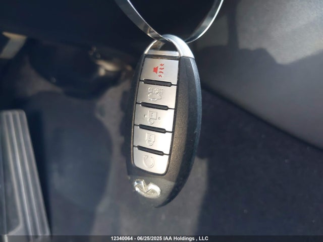 JN1EV7ARXGM340856 Infiniti 2016