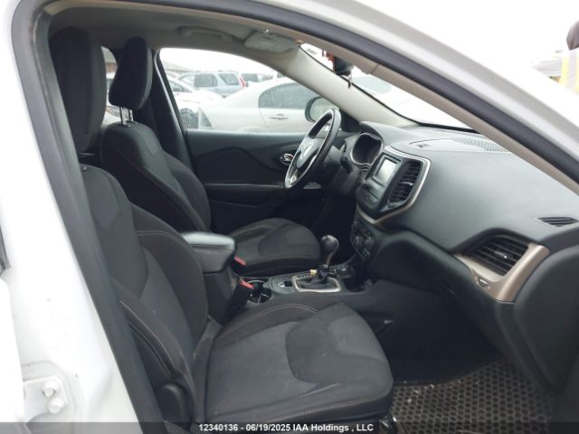 1C4PJMCS6FW616145 Jeep Cherokee